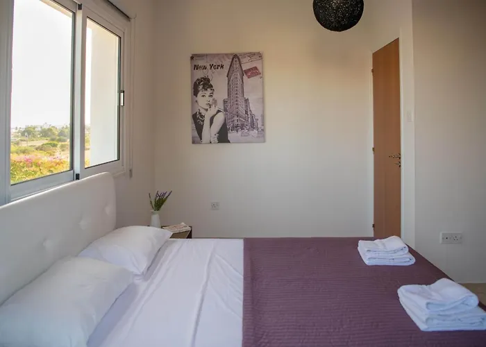 Ruby Nissi Willa Ajia Napa